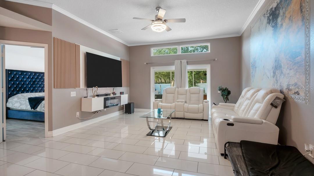 SOUTH POINTE PH 6 - Residential