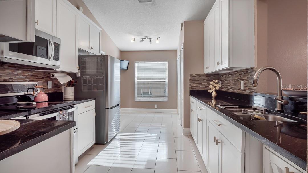 SOUTH POINTE PH 6 - Residential
