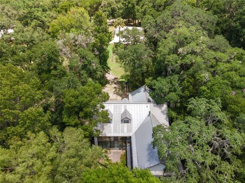 A home in DUNNELLON