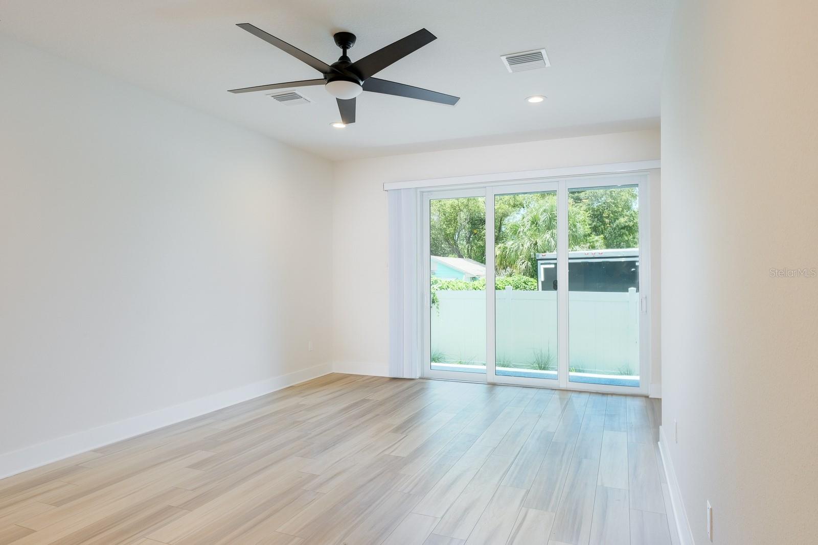 TOWNHOMES AT HIGHLAND CROSSING - Residential
