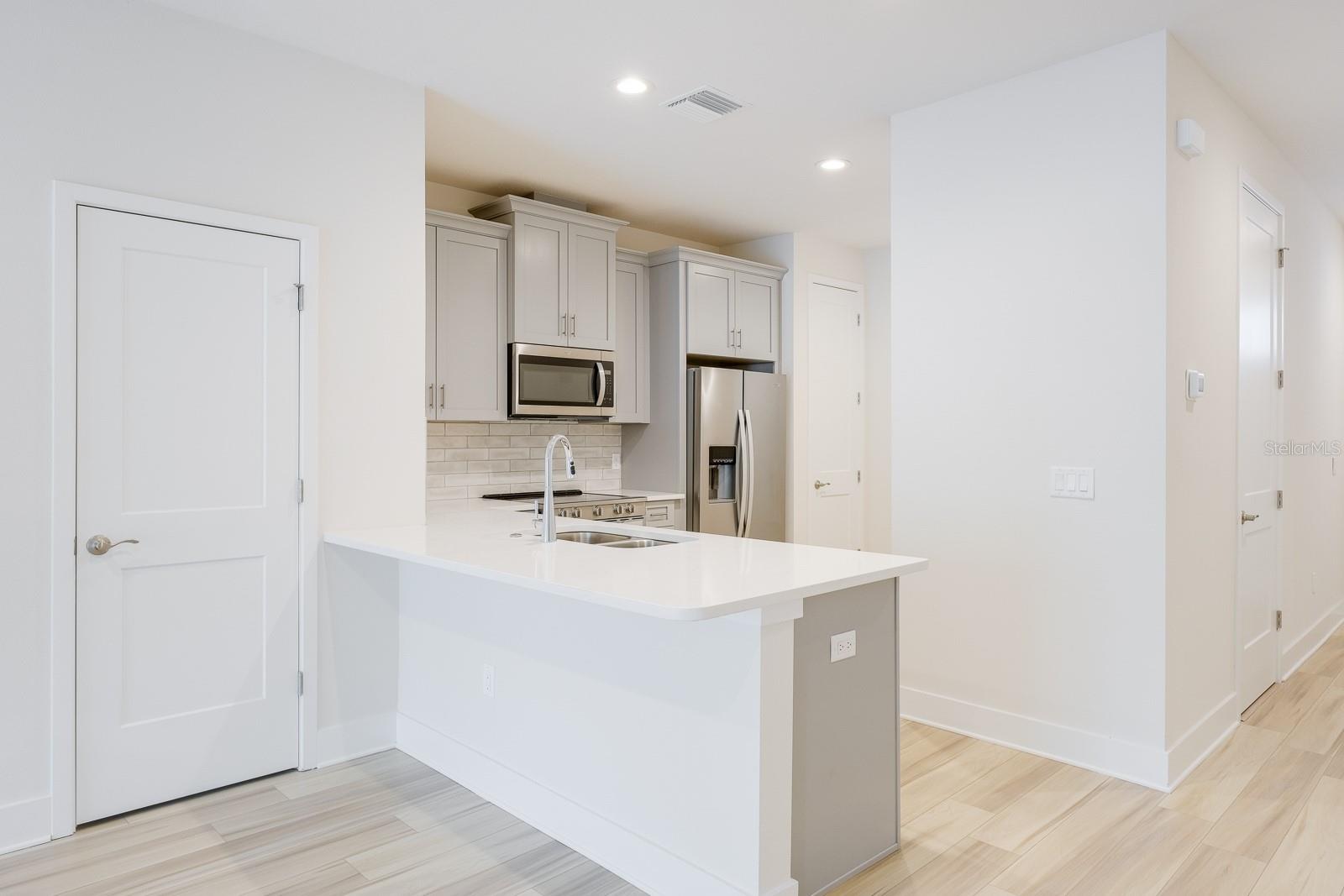 TOWNHOMES AT HIGHLAND CROSSING - Residential