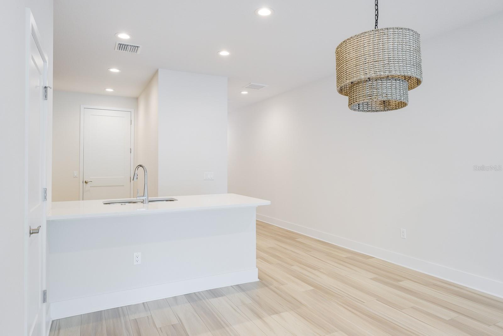 TOWNHOMES AT HIGHLAND CROSSING - Residential