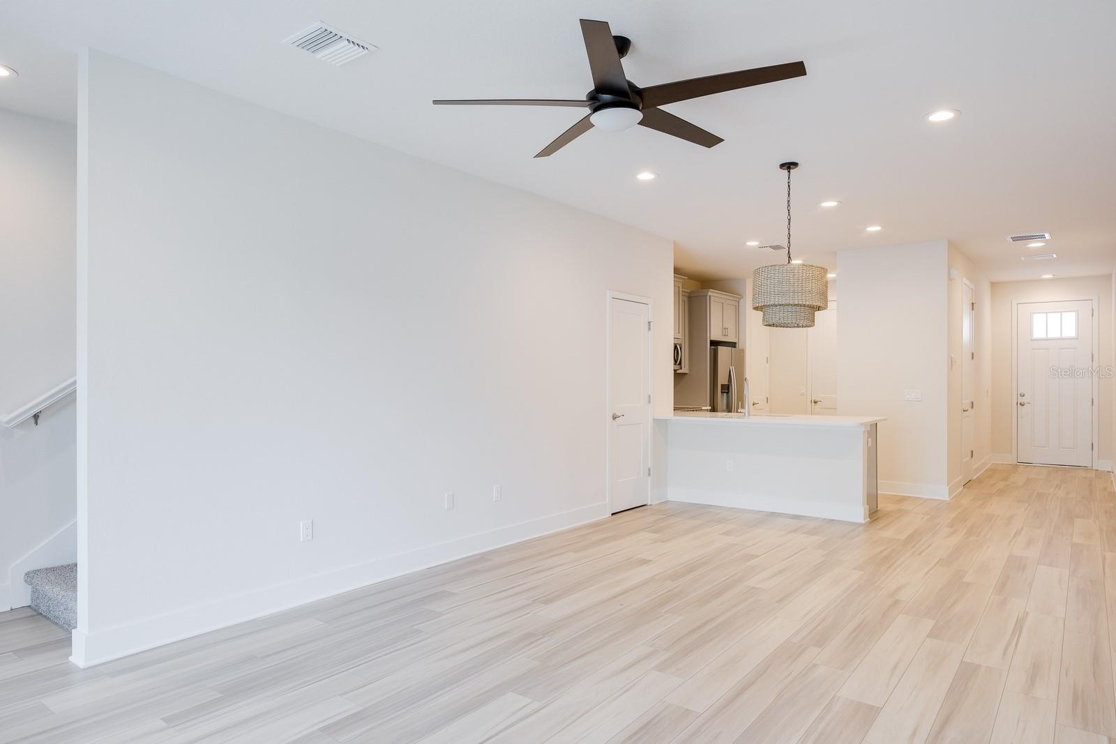 TOWNHOMES AT HIGHLAND CROSSING - Residential