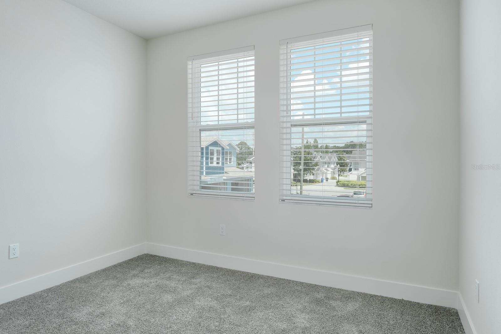 TOWNHOMES AT HIGHLAND CROSSING - Residential