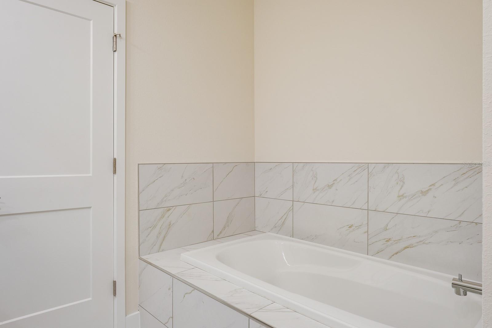 TOWNHOMES AT HIGHLAND CROSSING - Residential