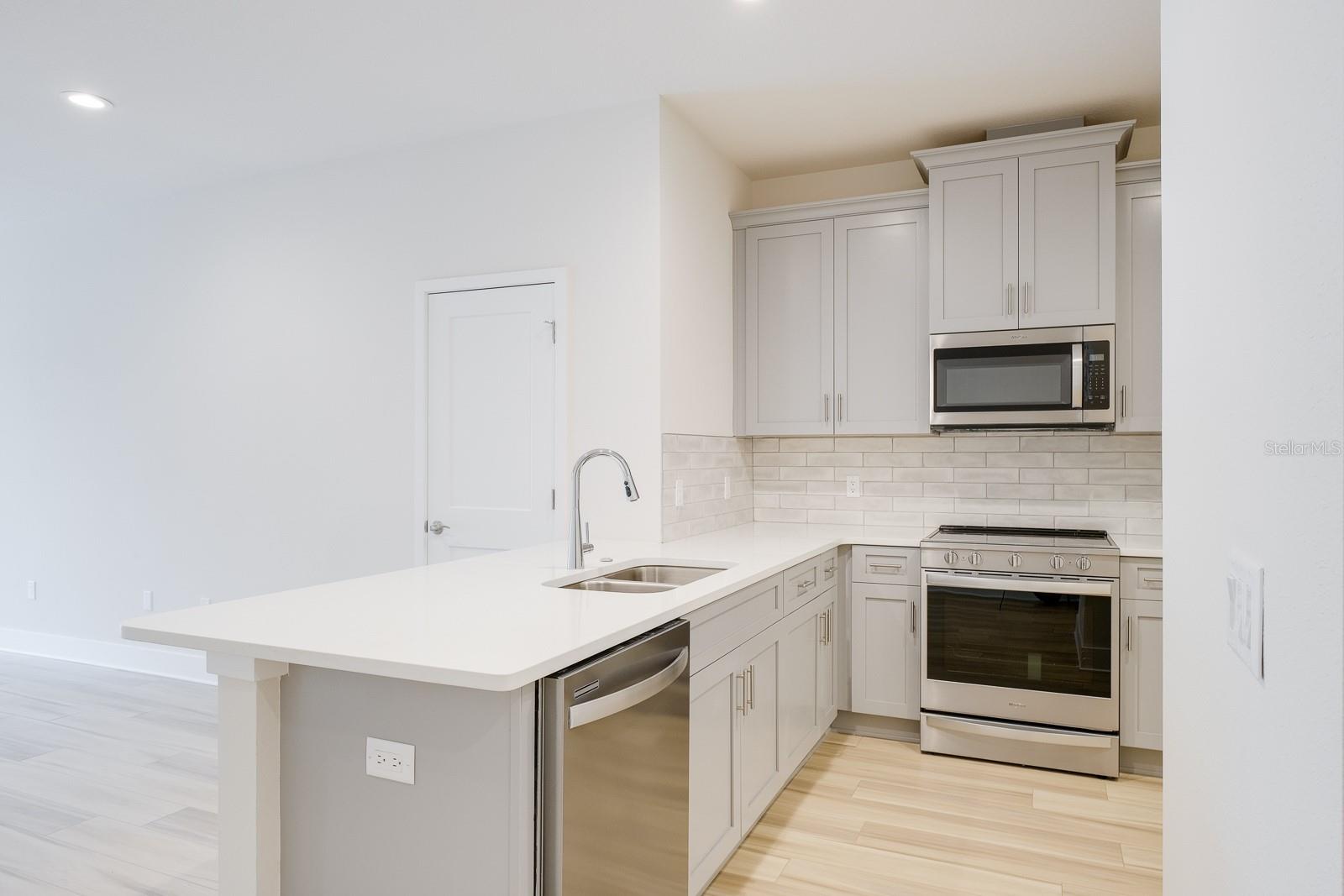 TOWNHOMES AT HIGHLAND CROSSING - Residential