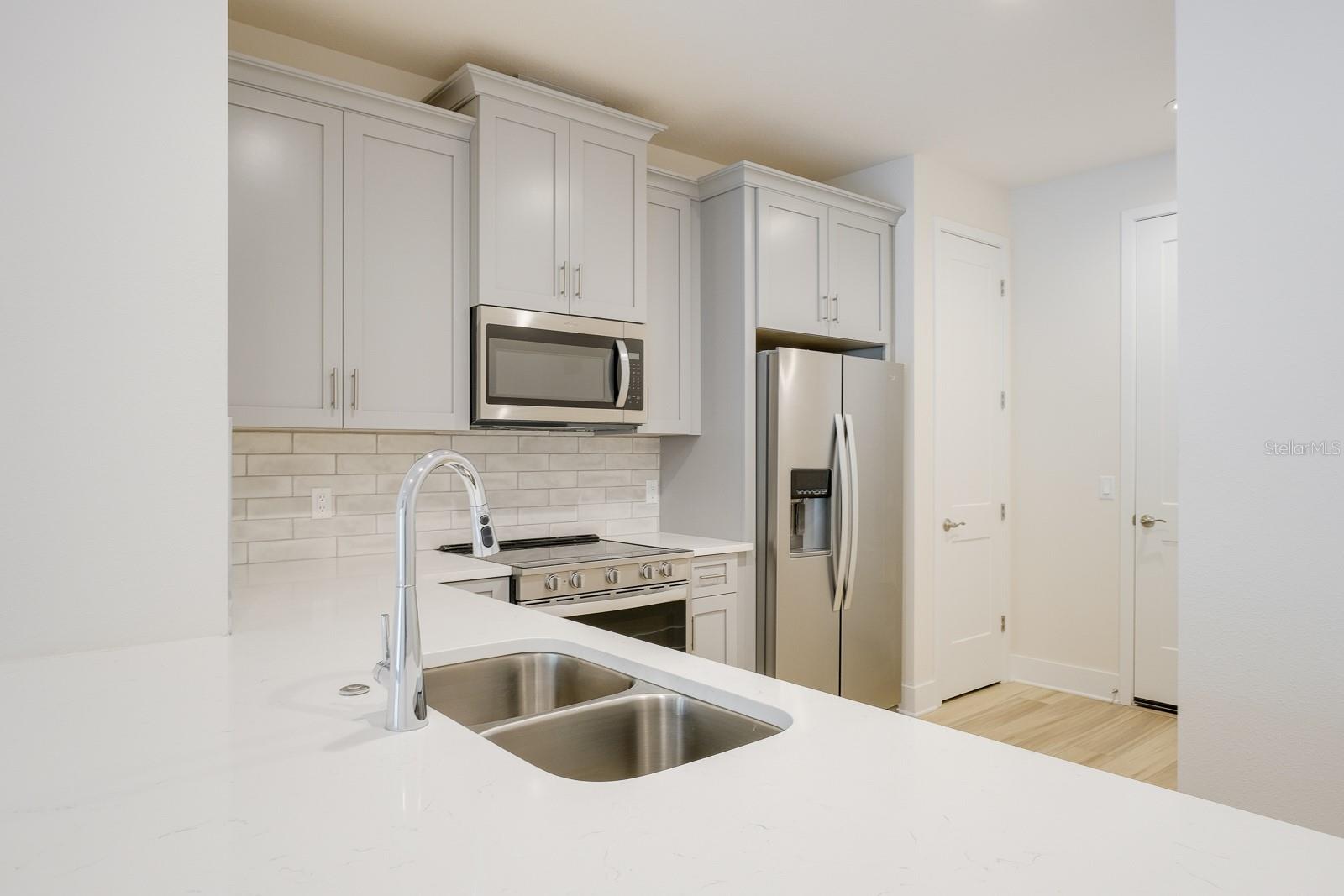 TOWNHOMES AT HIGHLAND CROSSING - Residential