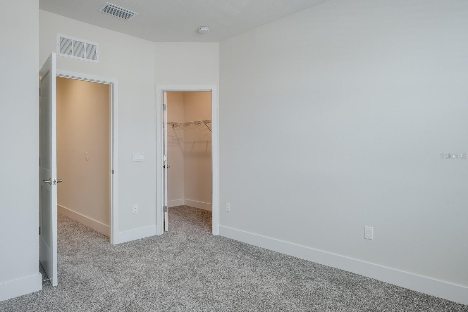 TOWNHOMES AT HIGHLAND CROSSING - Residential