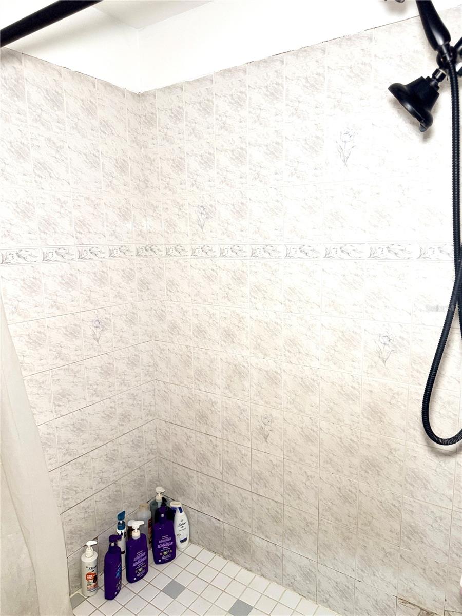 SILVER SPGS SHORES UN 20 - Residential