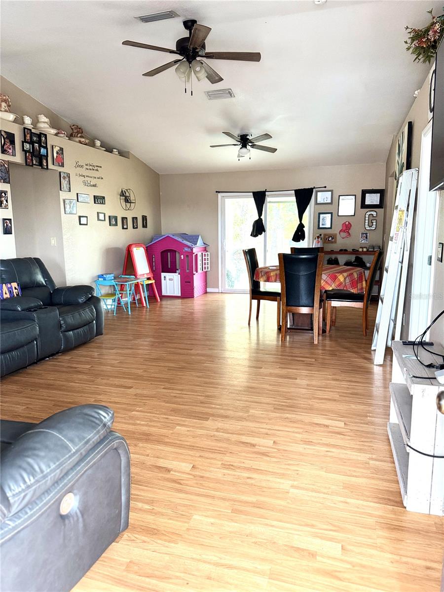 SILVER SPGS SHORES UN 20 - Residential