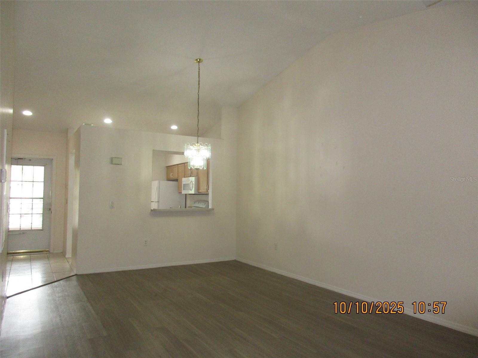 FAIRWAY GLEN AT MEADOW WOODS CONDO - Residential Lease