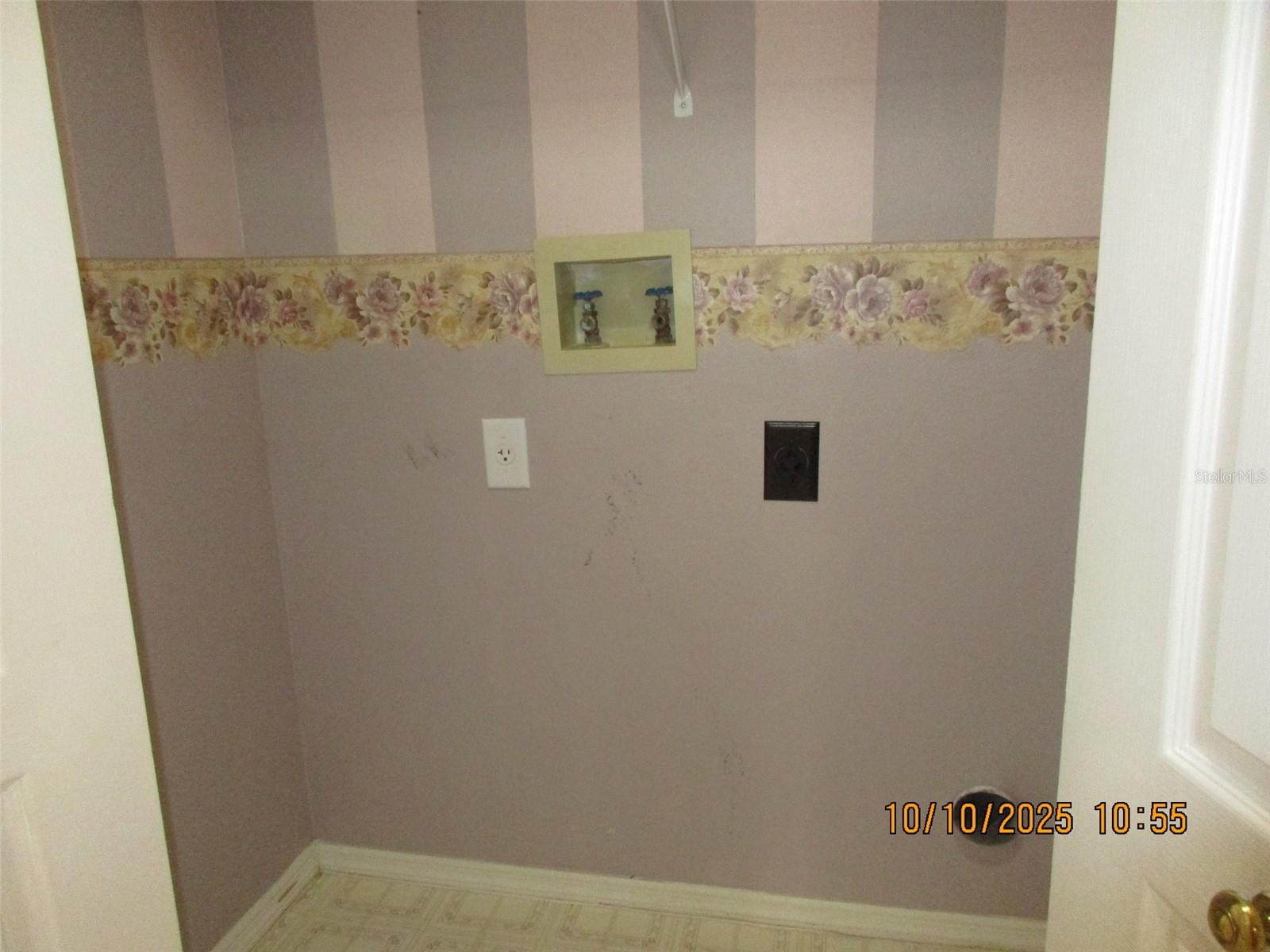 FAIRWAY GLEN AT MEADOW WOODS CONDO - Residential Lease