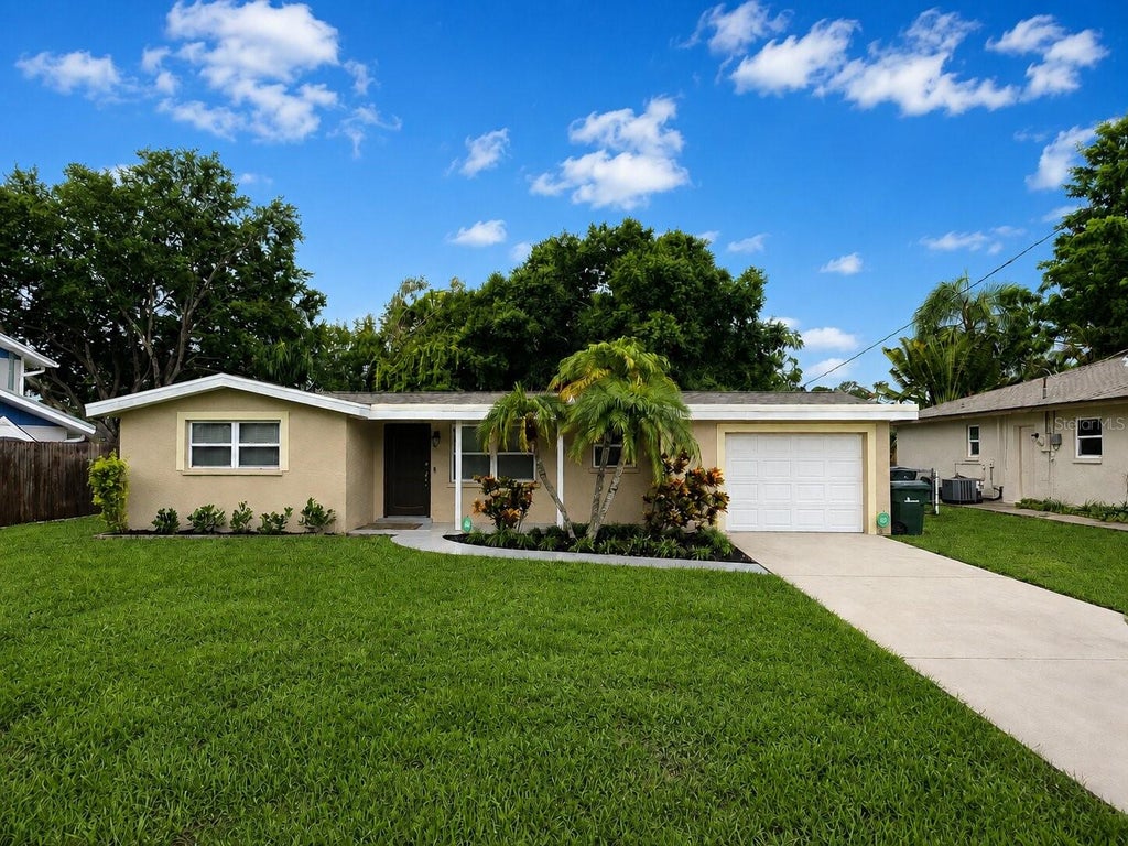 Photo of 4200 Winthrop Street, Sarasota, FL 34232 (MLS # A4701868)