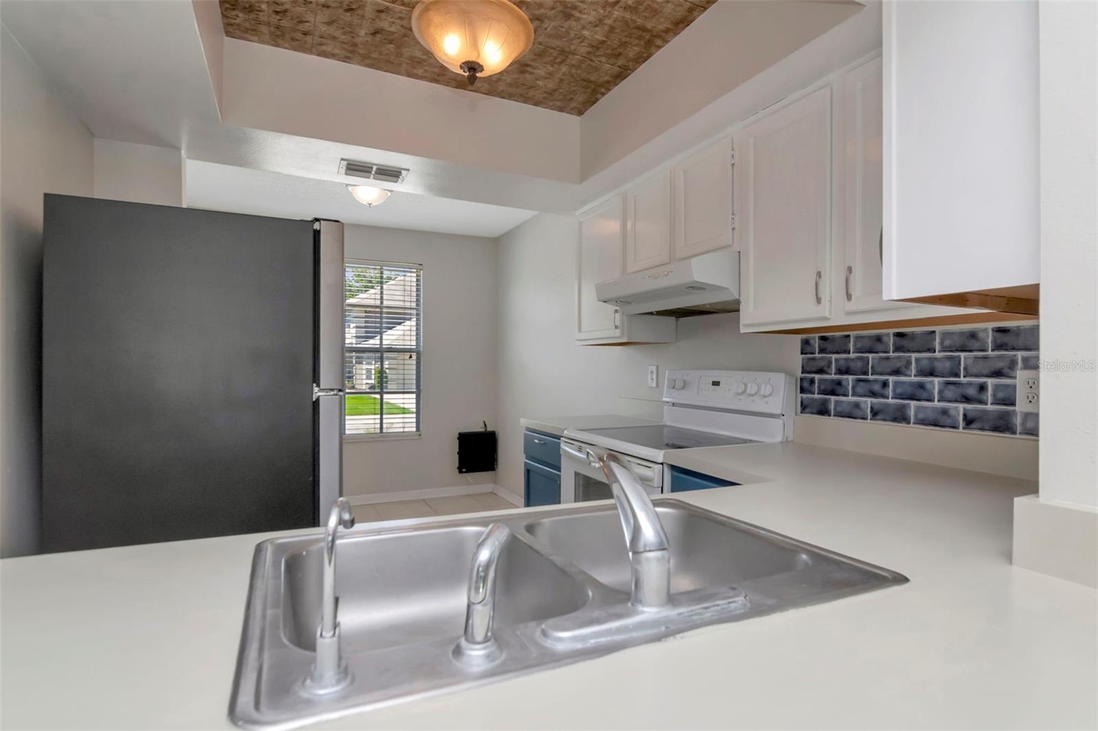CARROLLWOOD VILLAGE PH III - Residential