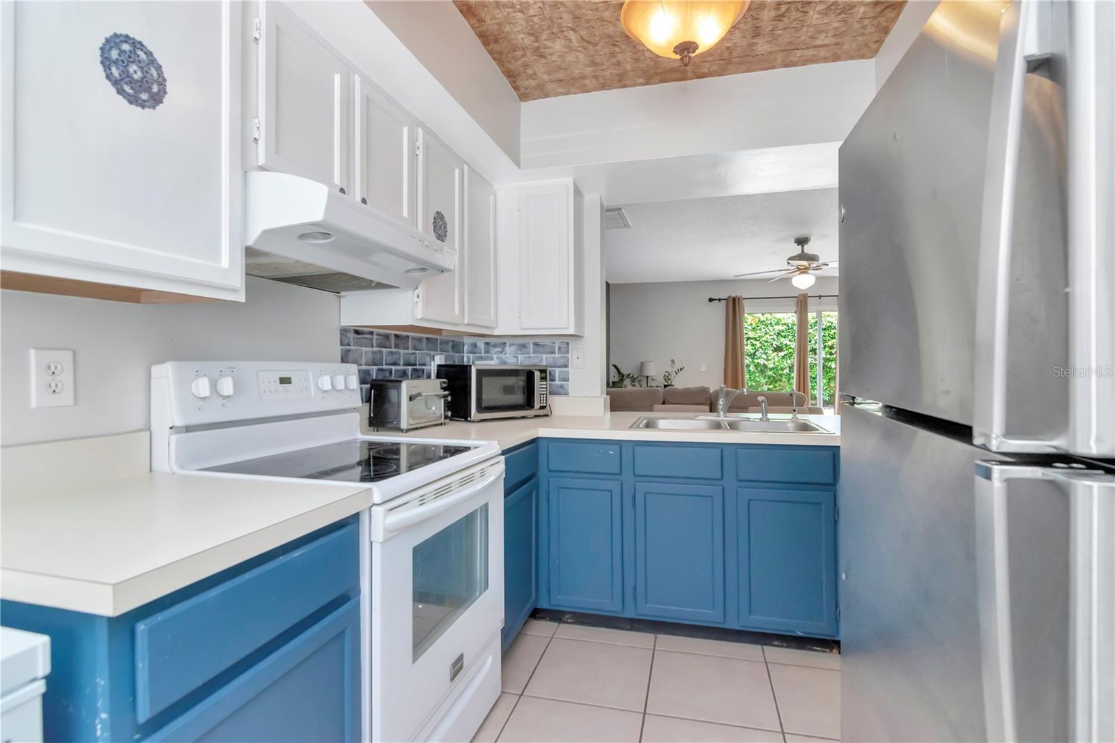 CARROLLWOOD VILLAGE PH III - Residential