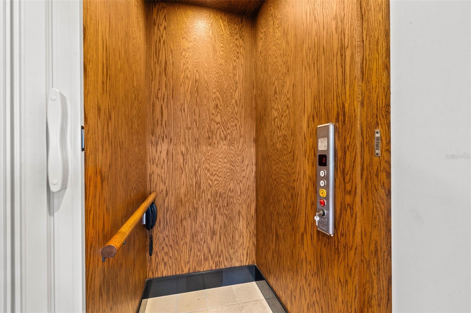 SNELL ISLE SHORES - Residential