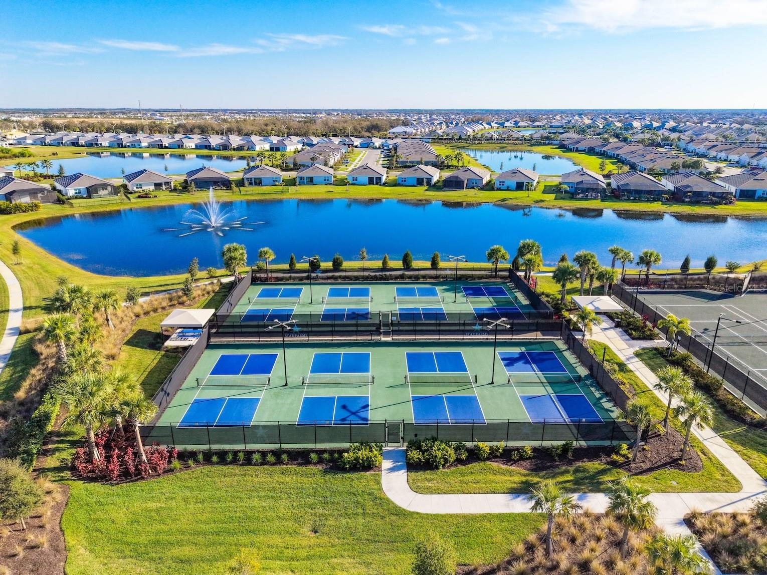 STAR FARMS AT LAKEWOOD RANCH - Residential