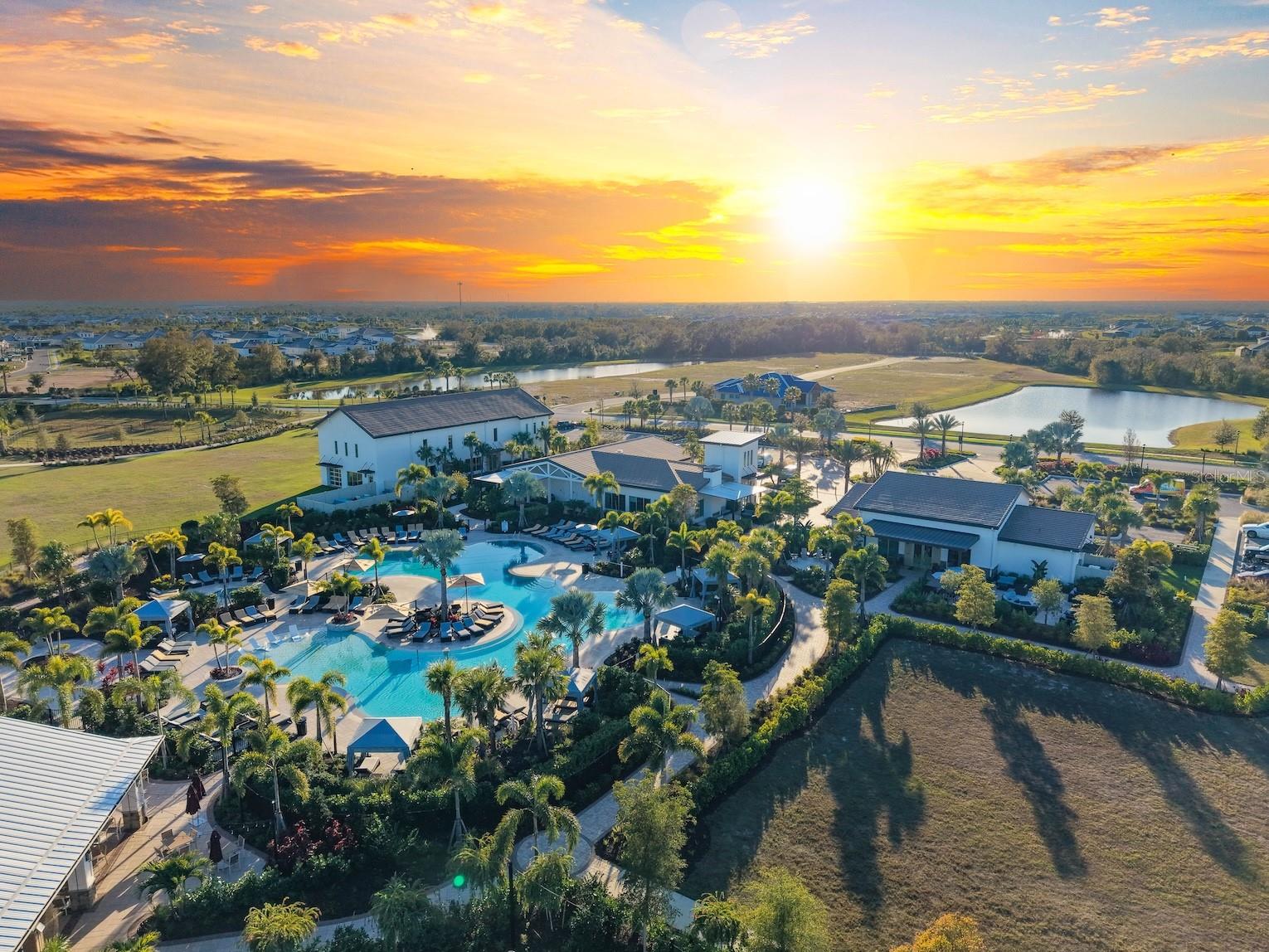 STAR FARMS AT LAKEWOOD RANCH - Residential