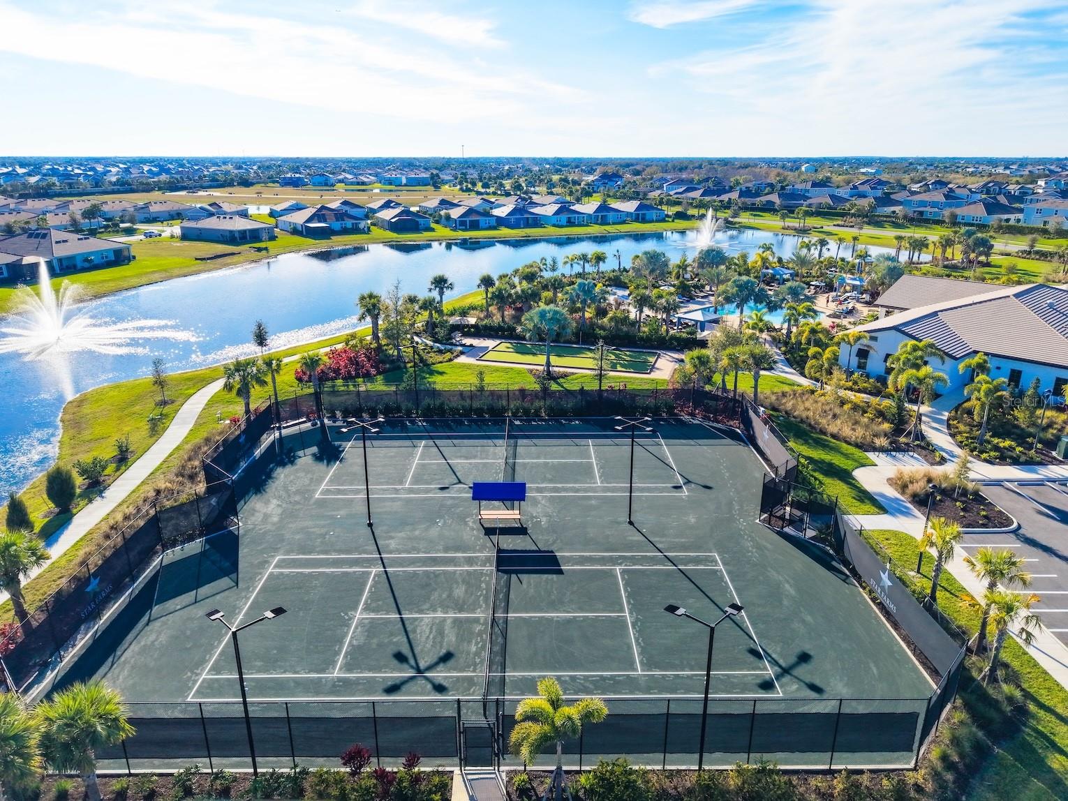 STAR FARMS AT LAKEWOOD RANCH - Residential