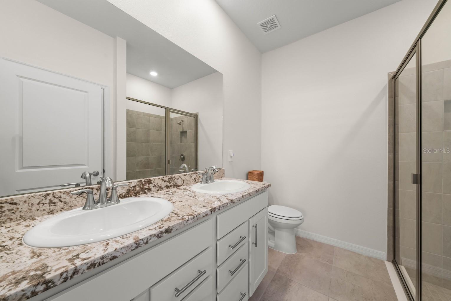 STAR FARMS AT LAKEWOOD RANCH - Residential