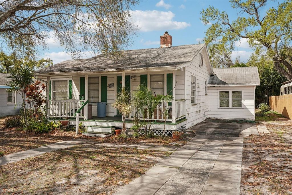 Photo of 806 33rd Street Court W, Bradenton, FL 34205 (MLS # TB8481996)