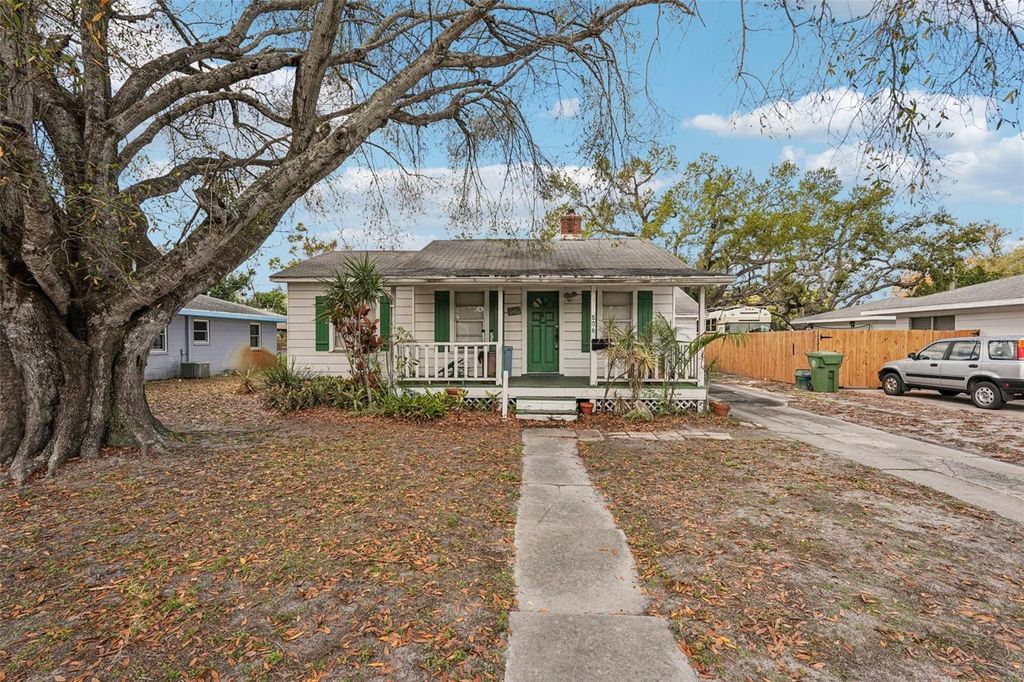 Photo of 806 33rd Street Court W, Bradenton, FL 34205 (MLS # TB8481996)