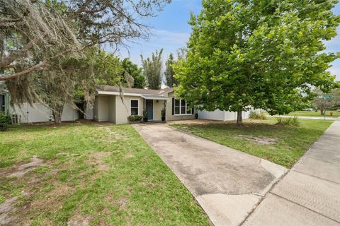 Photo of 2796 Northland Road, Mount Dora, FL 32757 (MLS # G5112675)