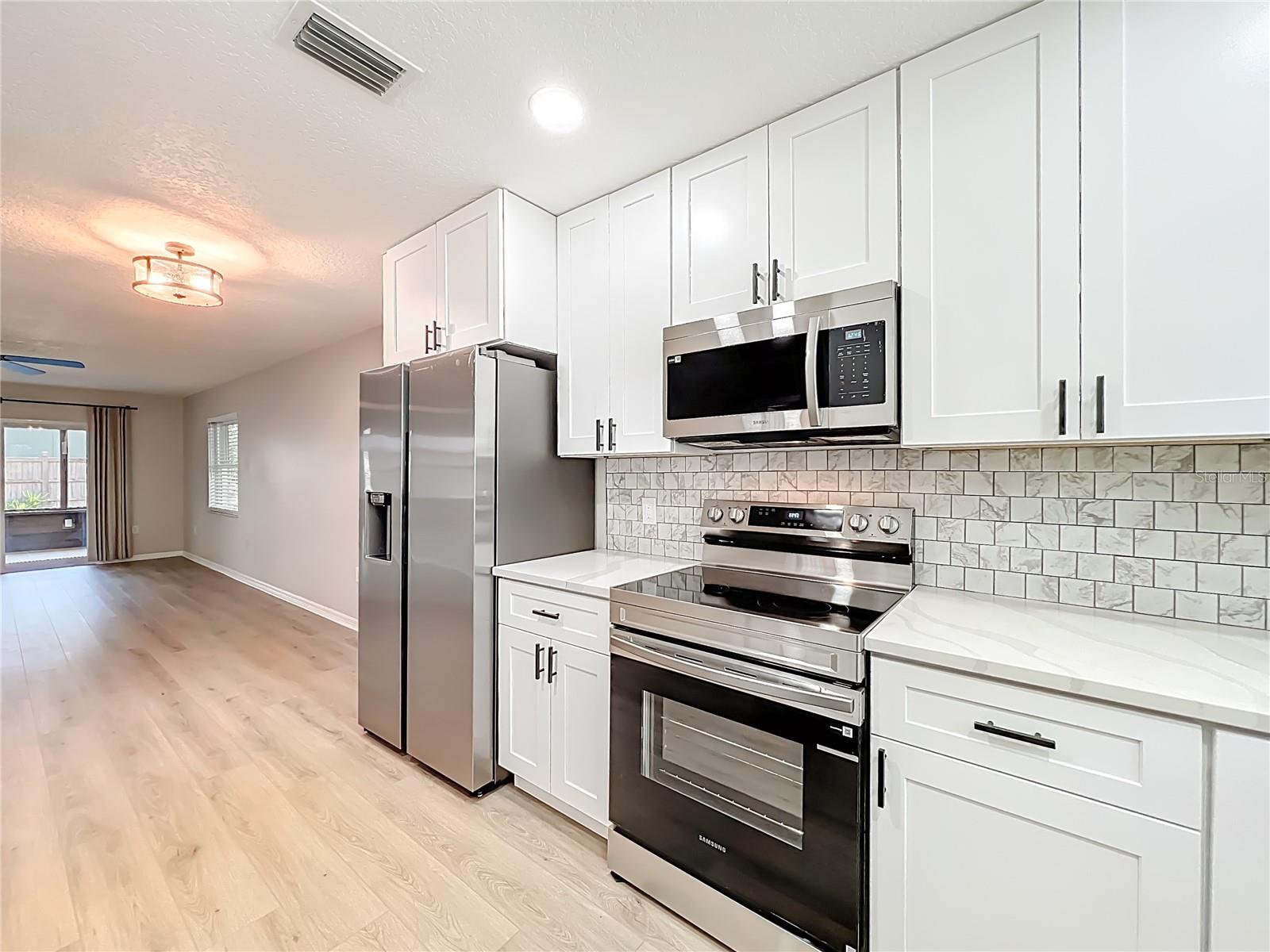 MOUNT PLYMOUTH - Residential