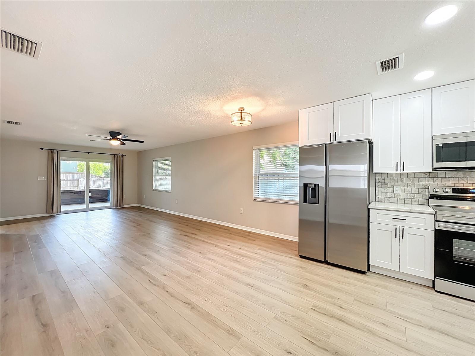 MOUNT PLYMOUTH - Residential