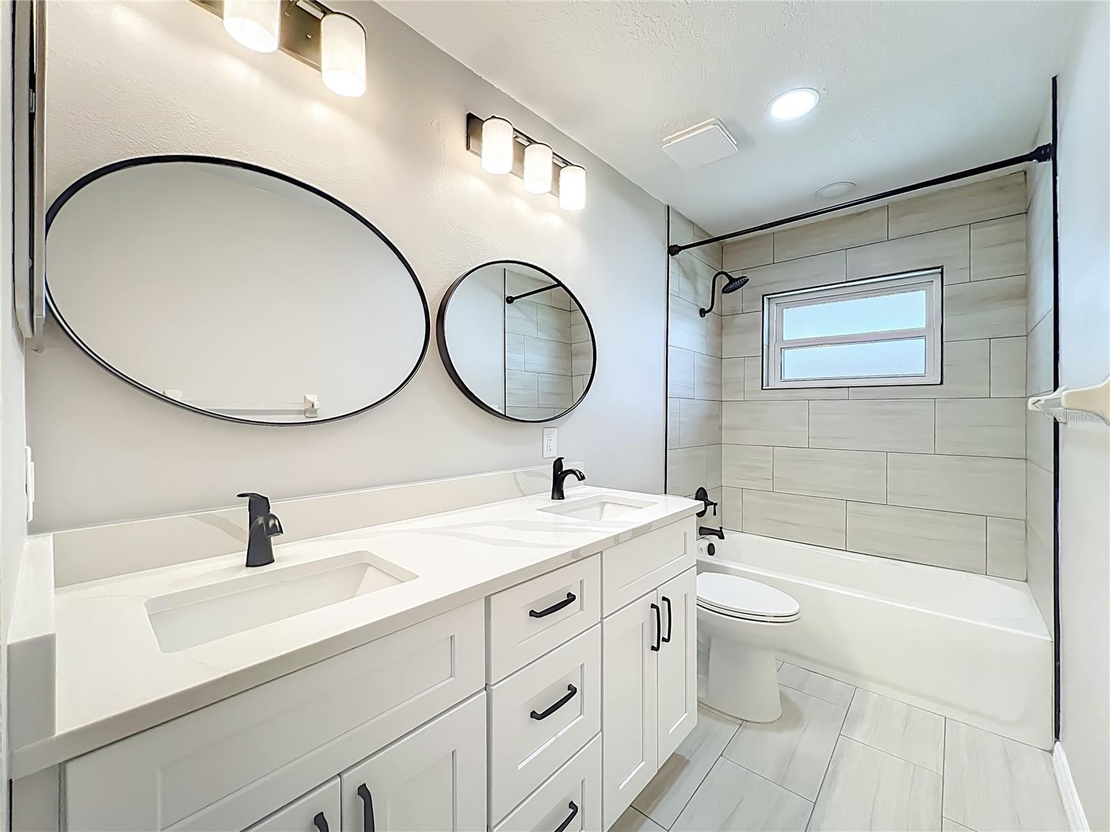 MOUNT PLYMOUTH - Residential