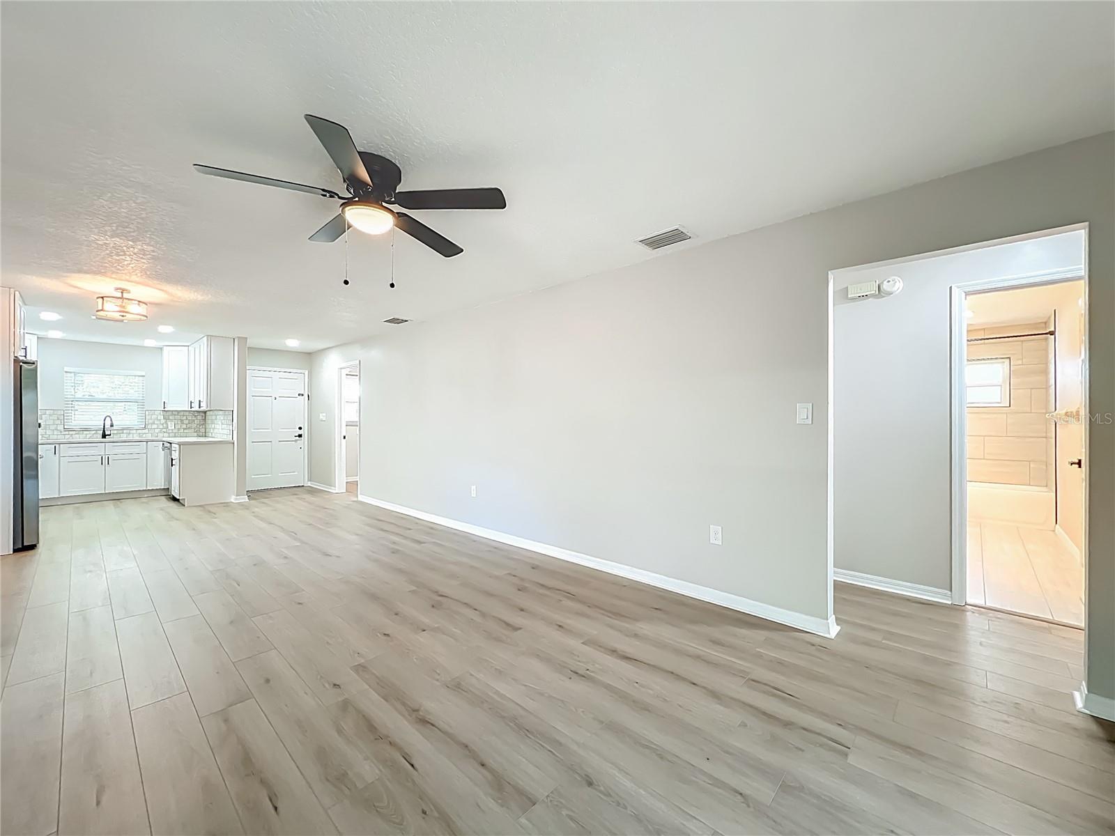 MOUNT PLYMOUTH - Residential