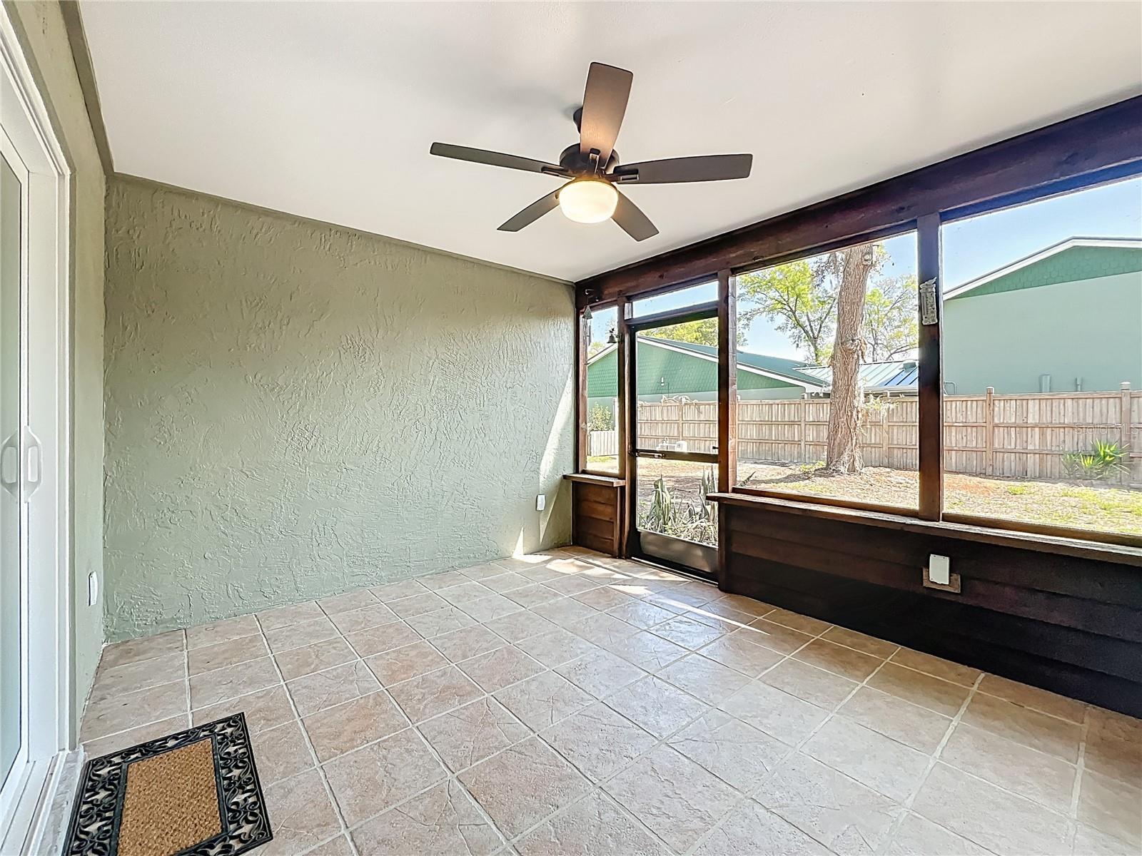 MOUNT PLYMOUTH - Residential