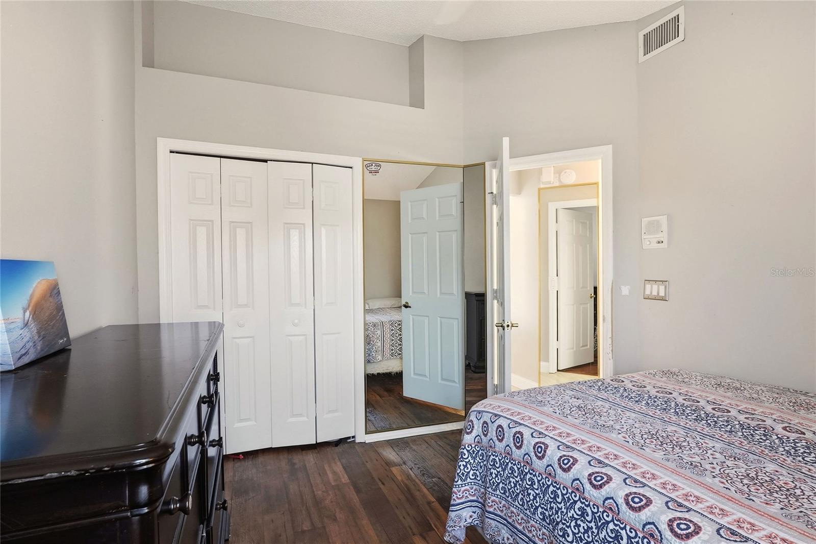 EMERALD COVE - Residential