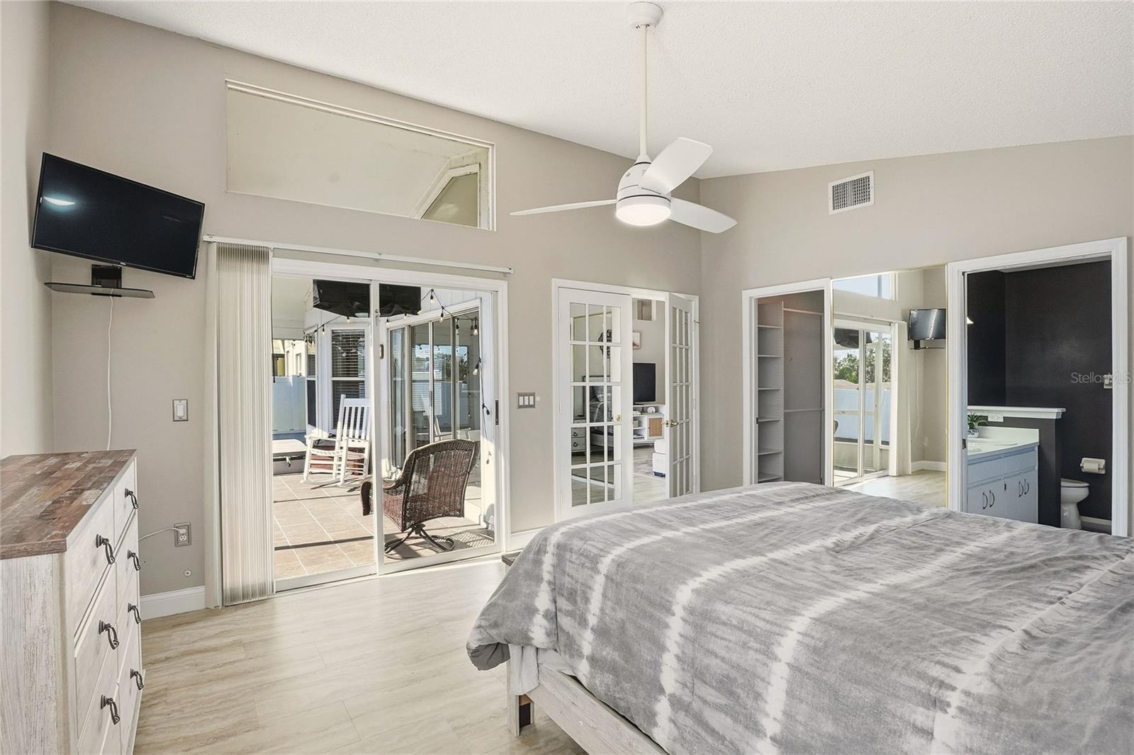 EMERALD COVE - Residential