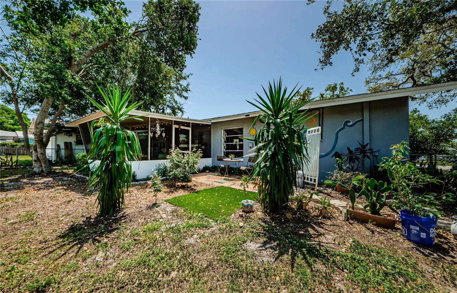 1942 ASHLAND DRIVE
