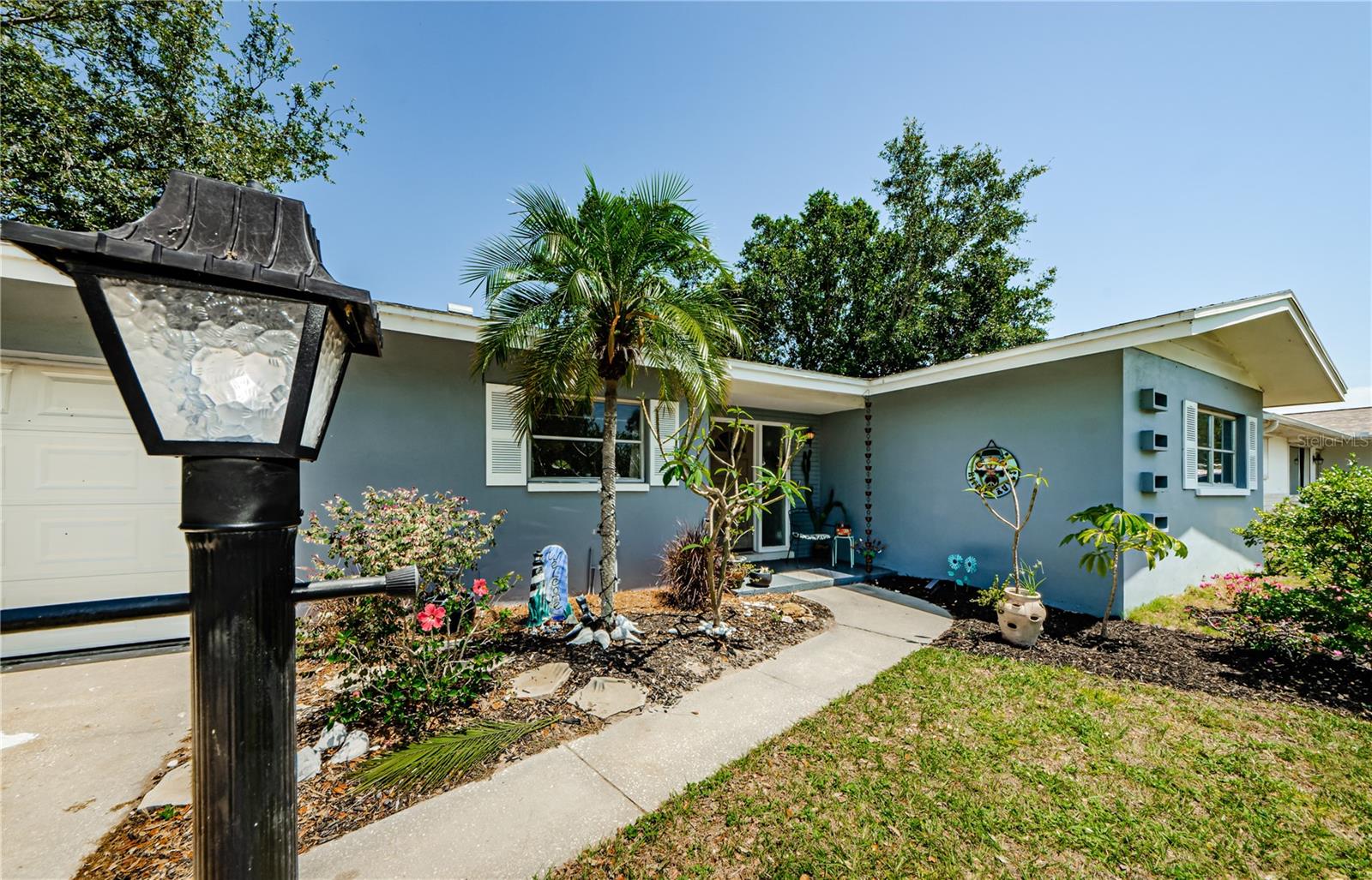 1942 ASHLAND DRIVE
