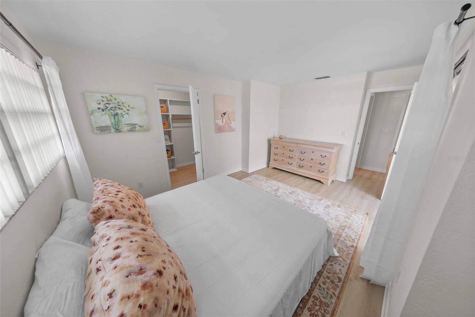 LIGHTHOUSE SHORES - Residential