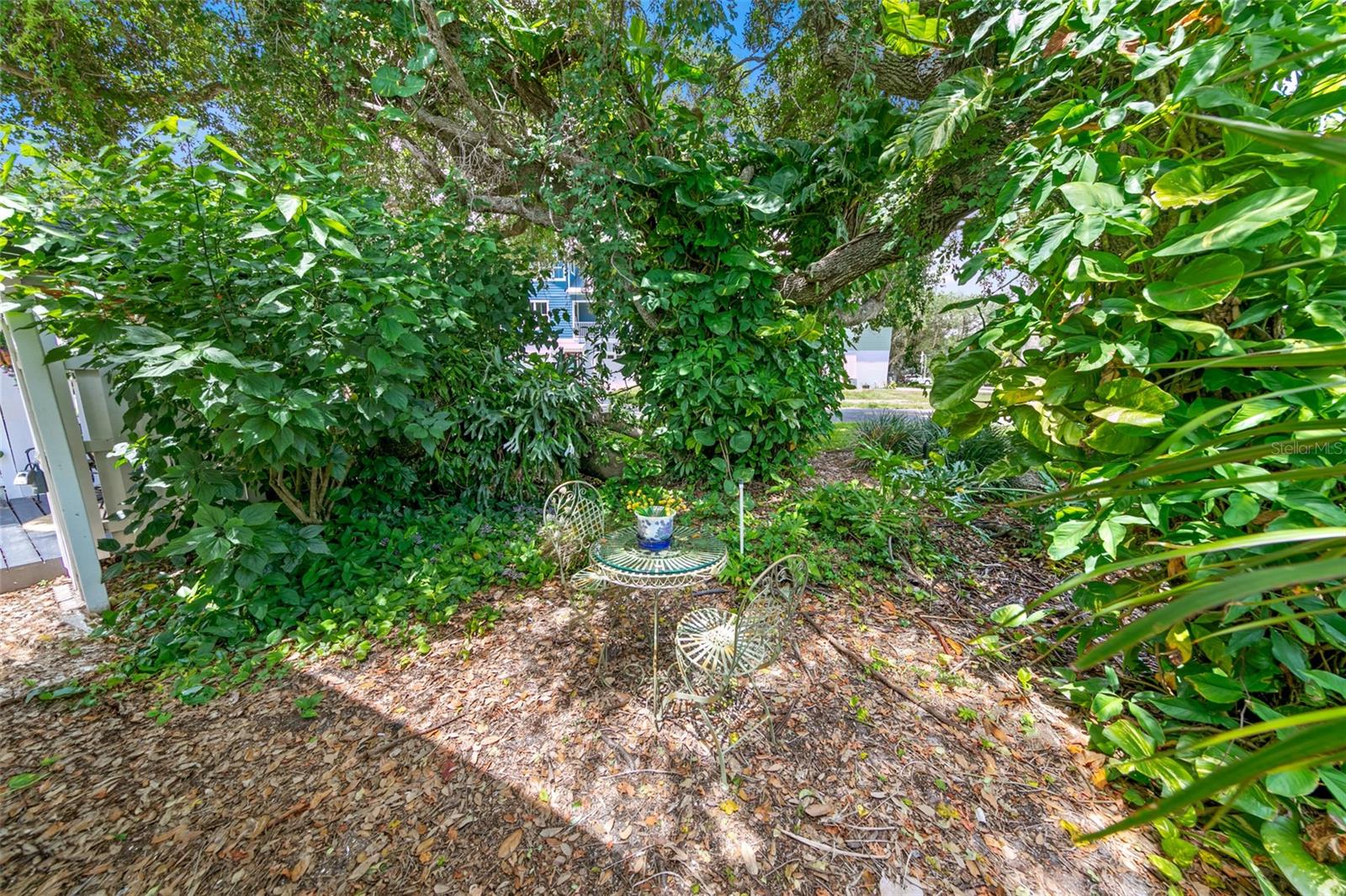 LIGHTHOUSE SHORES - Residential