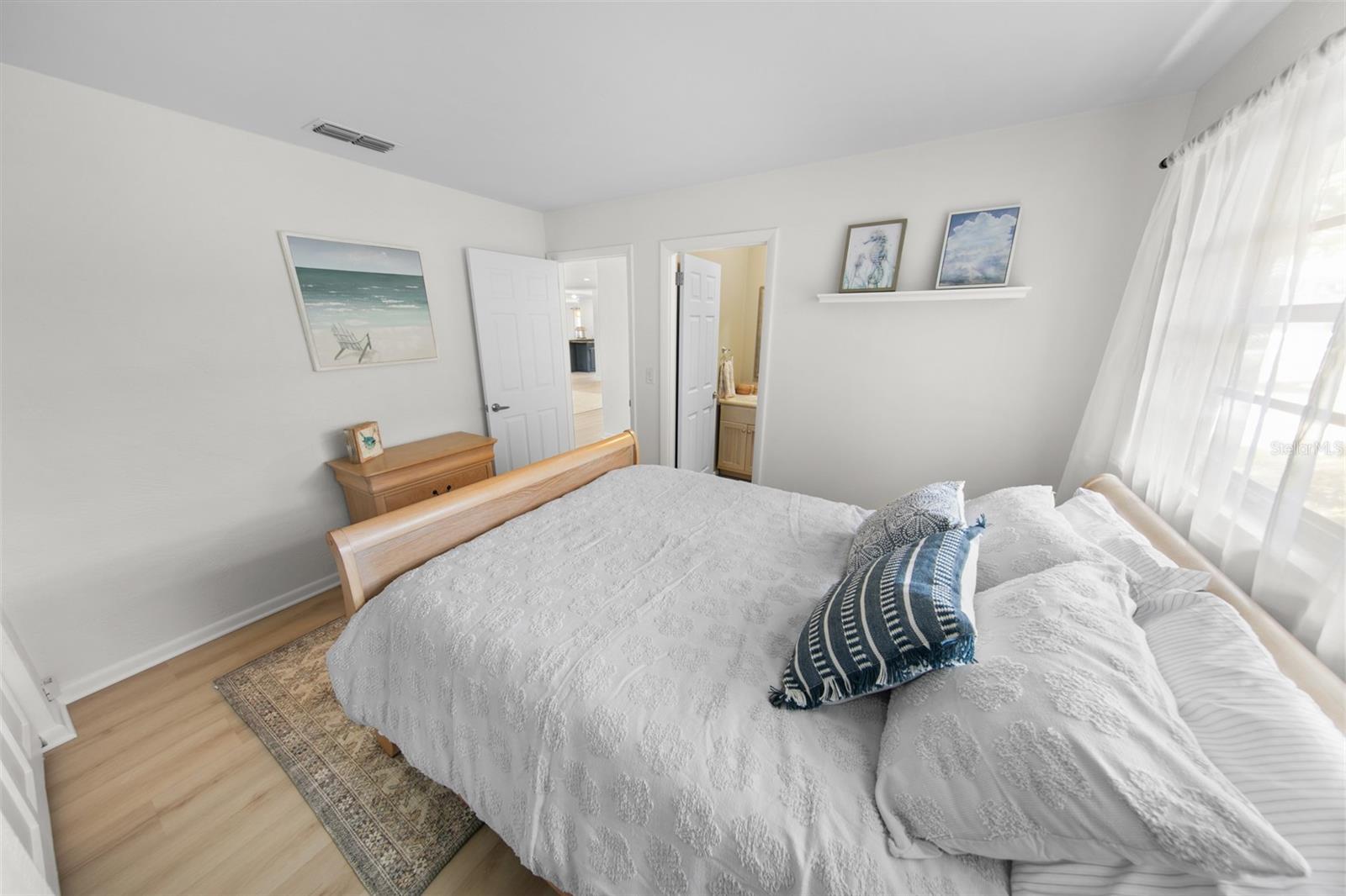 LIGHTHOUSE SHORES - Residential