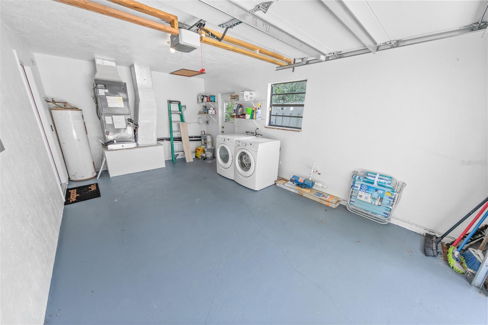 LIGHTHOUSE SHORES - Residential