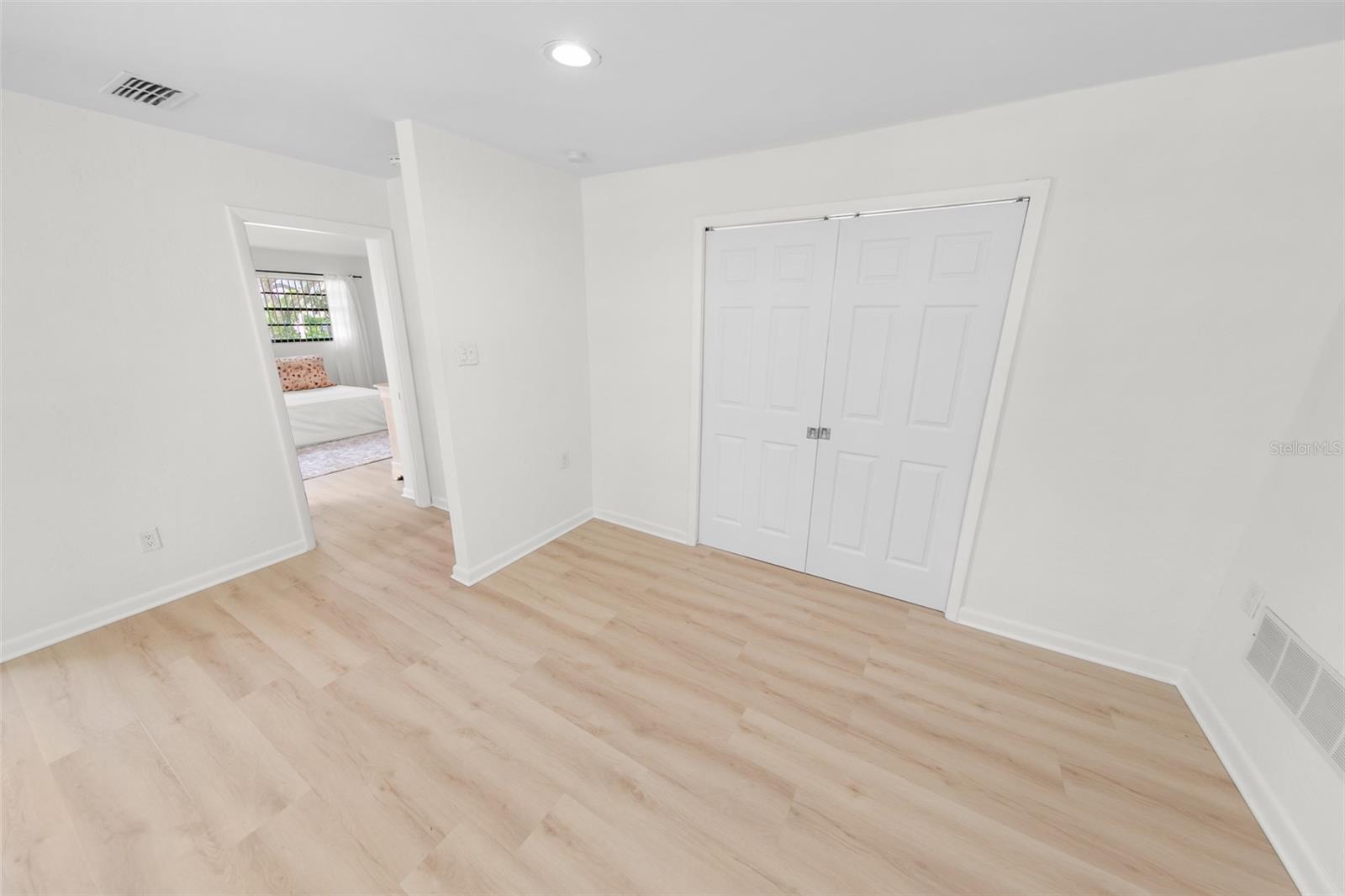 LIGHTHOUSE SHORES - Residential