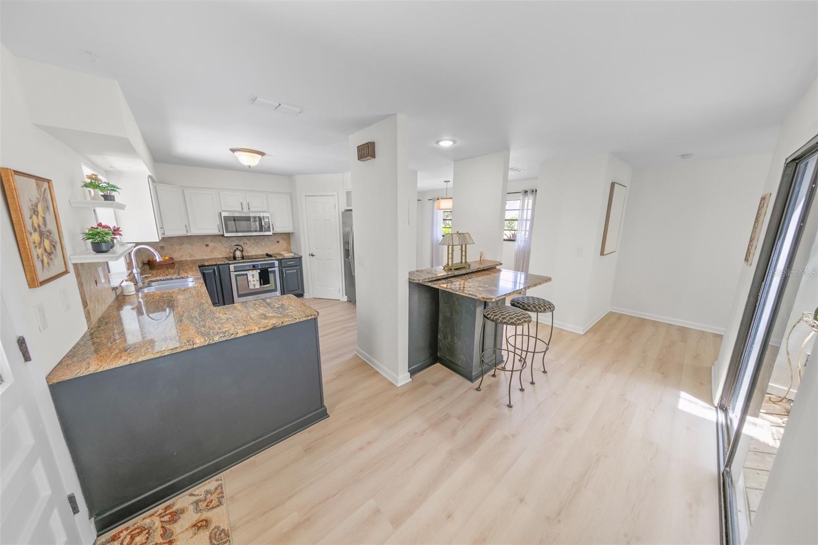 LIGHTHOUSE SHORES - Residential