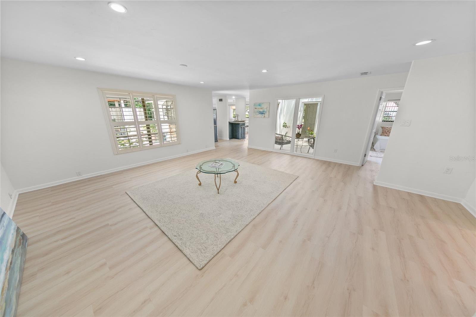 LIGHTHOUSE SHORES - Residential