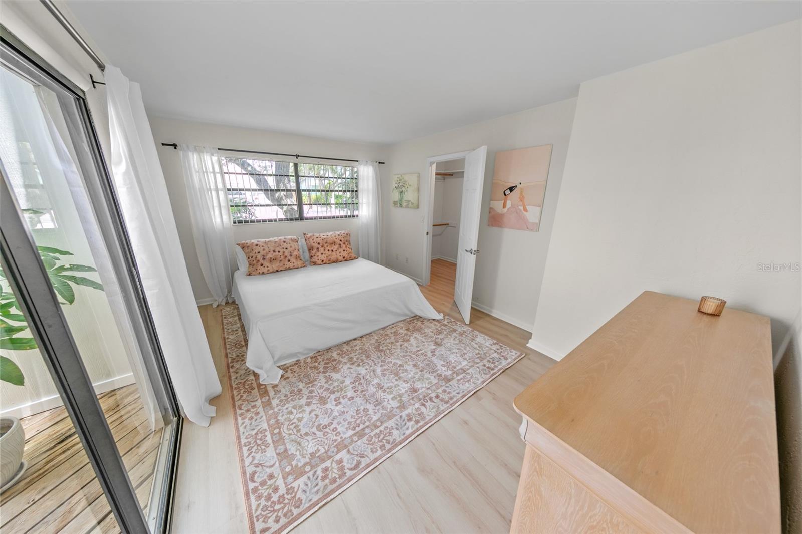 LIGHTHOUSE SHORES - Residential