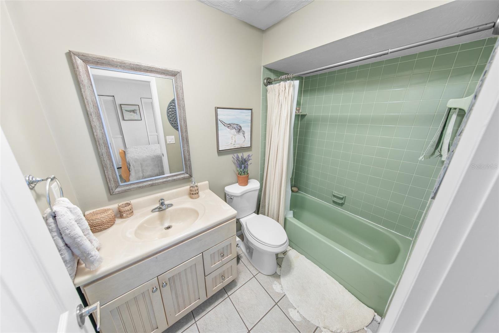 LIGHTHOUSE SHORES - Residential