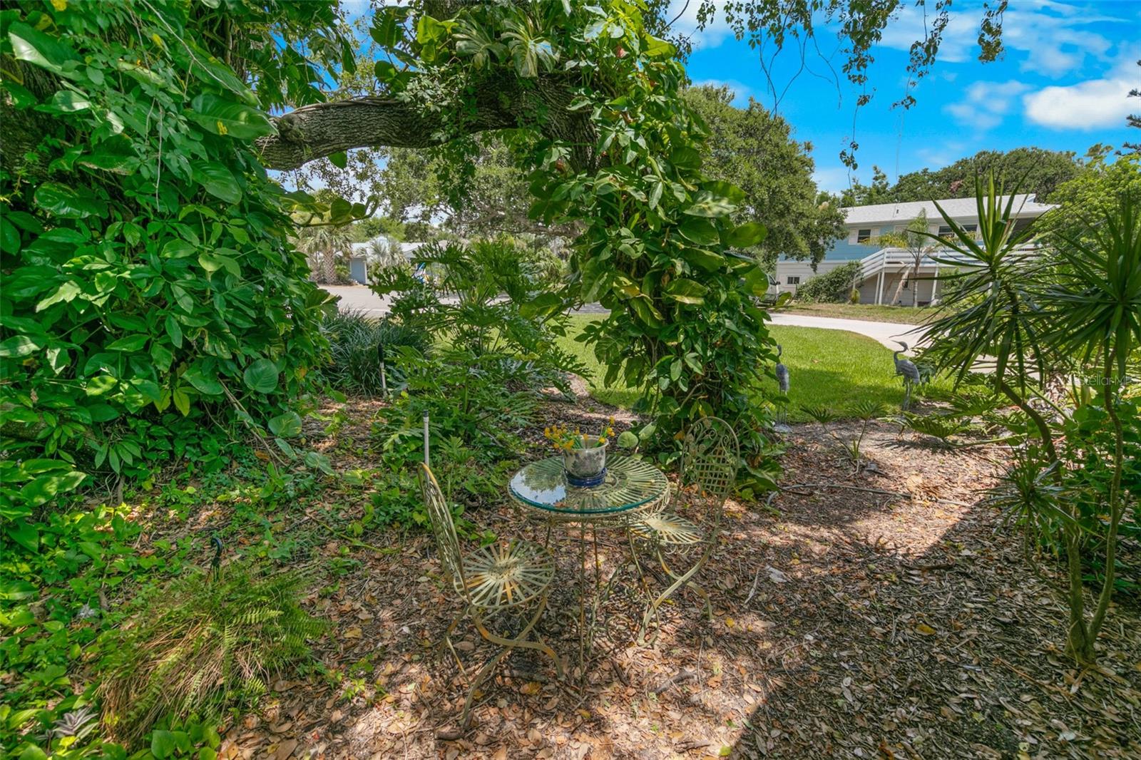 LIGHTHOUSE SHORES - Residential