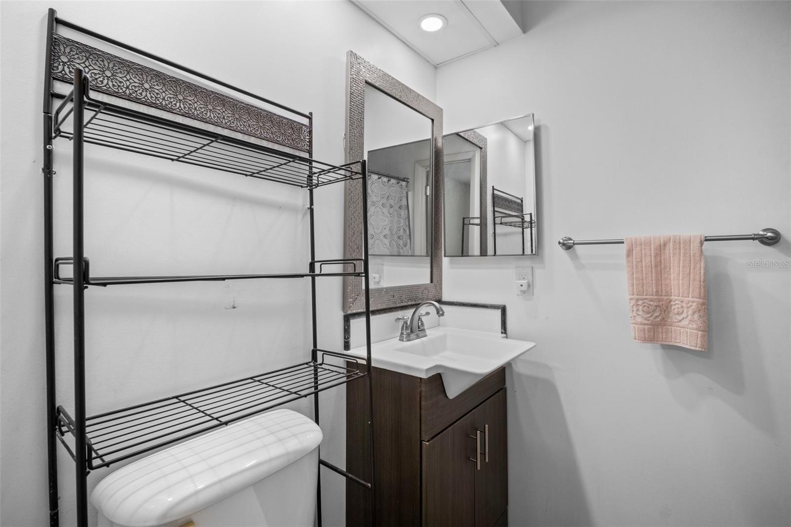 LAKE RIO TWNHMS - Residential