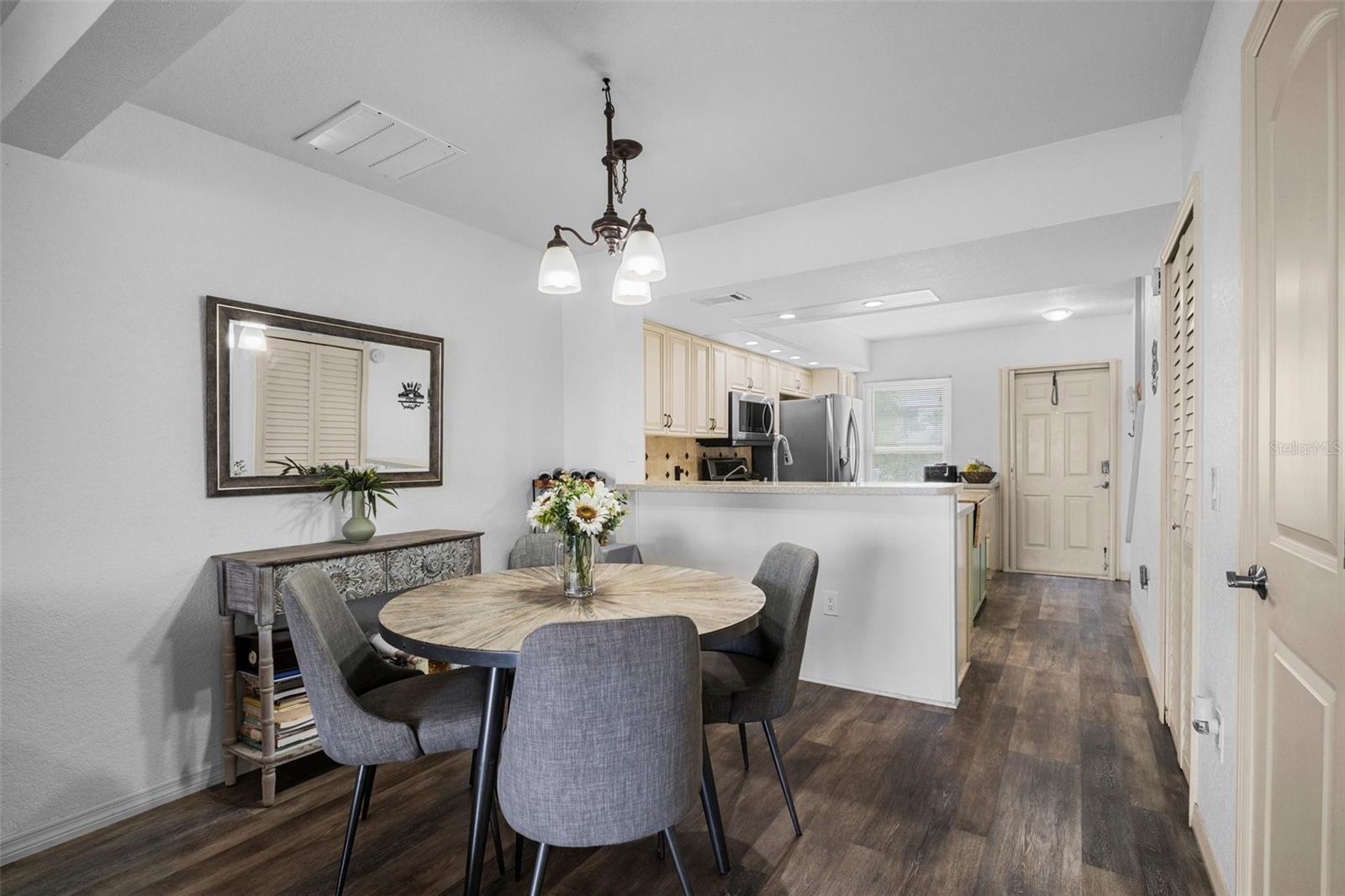 LAKE RIO TWNHMS - Residential