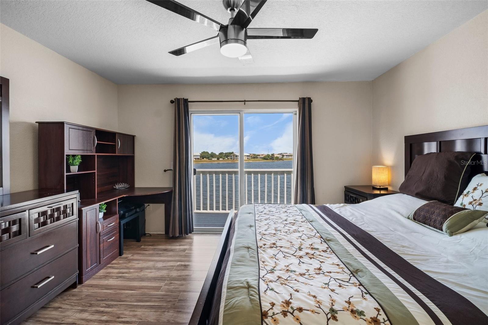 LAKE RIO TWNHMS - Residential