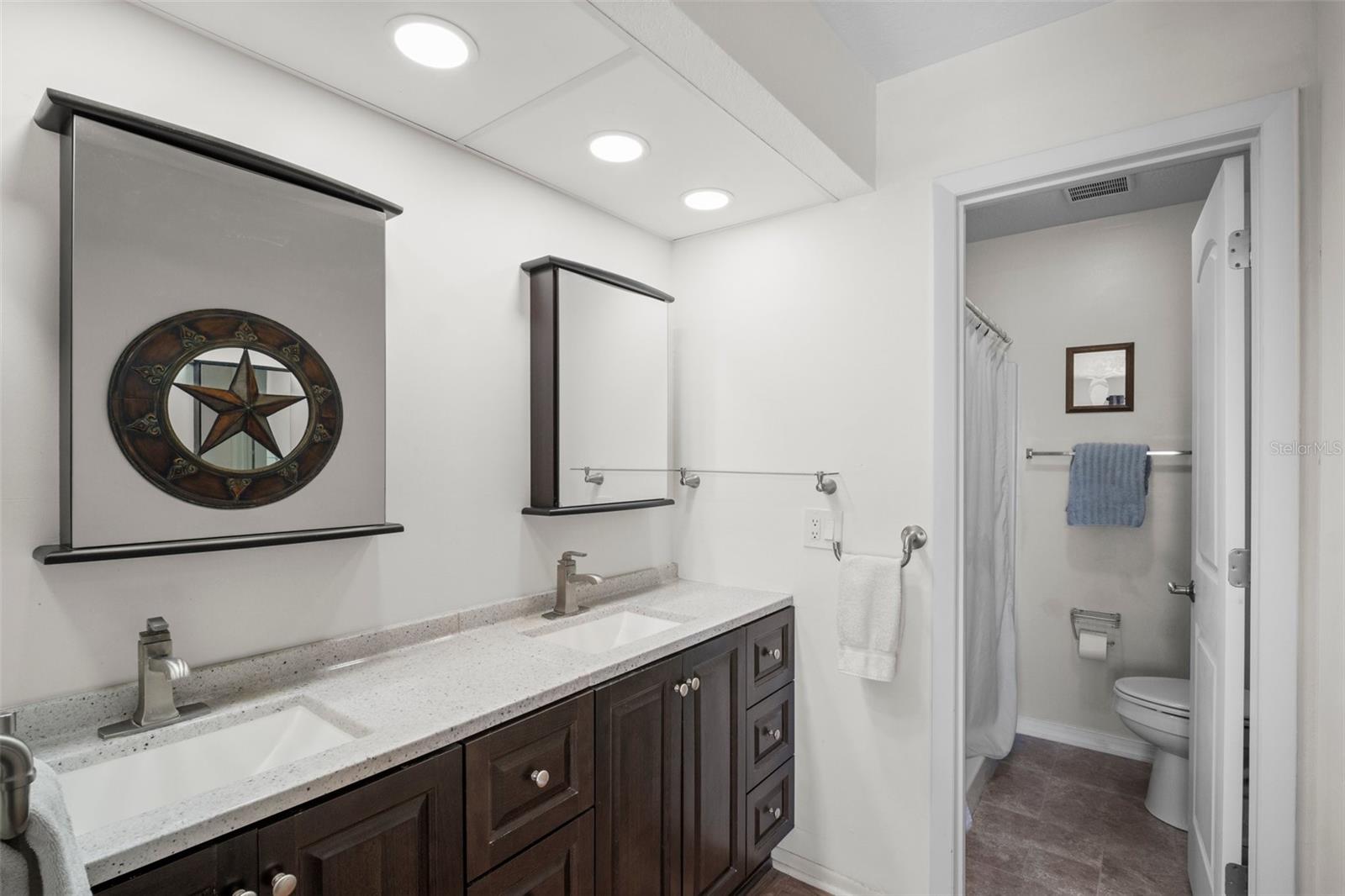 LAKE RIO TWNHMS - Residential